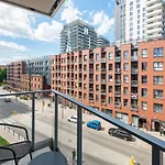 Aura 40 Center & Free Parking By Downtown 아파트호텔 4*