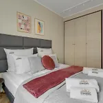 Aura 40 Center & Free Parking By Downtown 아파트호텔 4*
