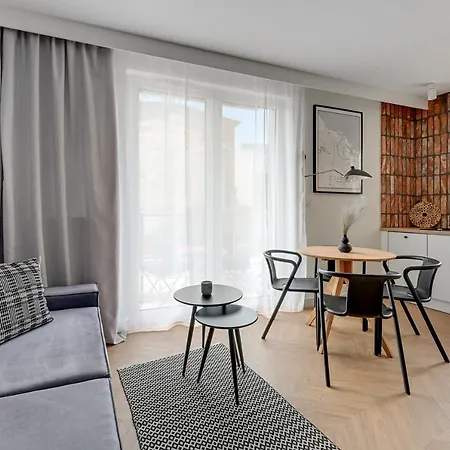 Apart-hotel Aura 40 Center & Free Parking By Downtown 4*