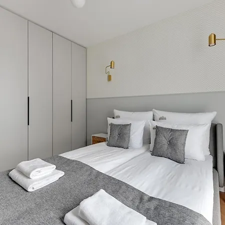 Aura 40 Center & Free Parking By Downtown Gdansk
