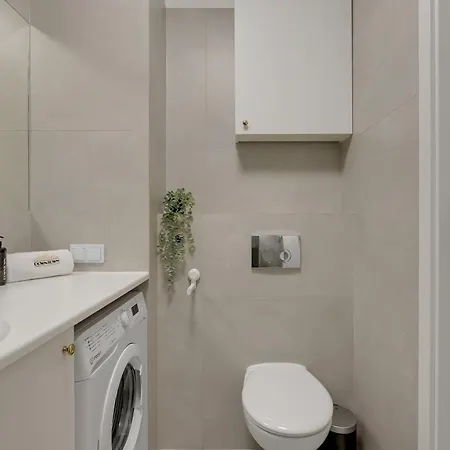 Aura 40 Center & Free Parking By Downtown Gdansk
