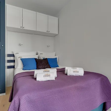 Aura 40 Center & Free Parking By Downtown Aparthotel 4*