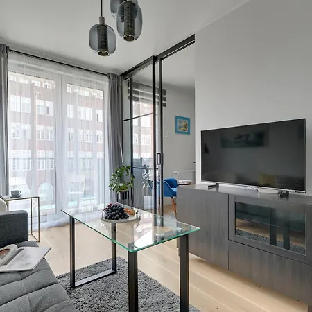 Aparthotel Aura 40 Center & Free Parking By Downtown 4*