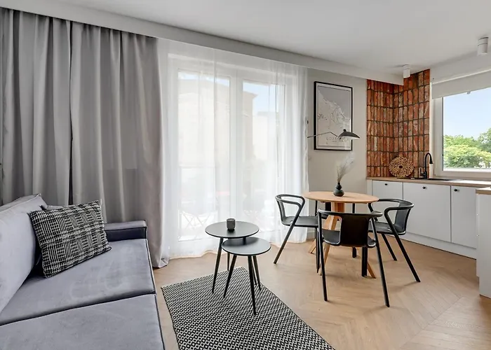 アパートホテル Aura 40 Center & Free Parking By Downtown 4*